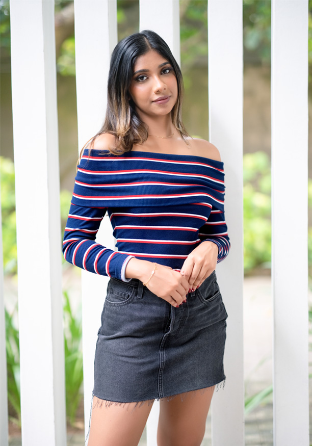 FITTED OFF SHOULDER BLUE STRIPE TOP 